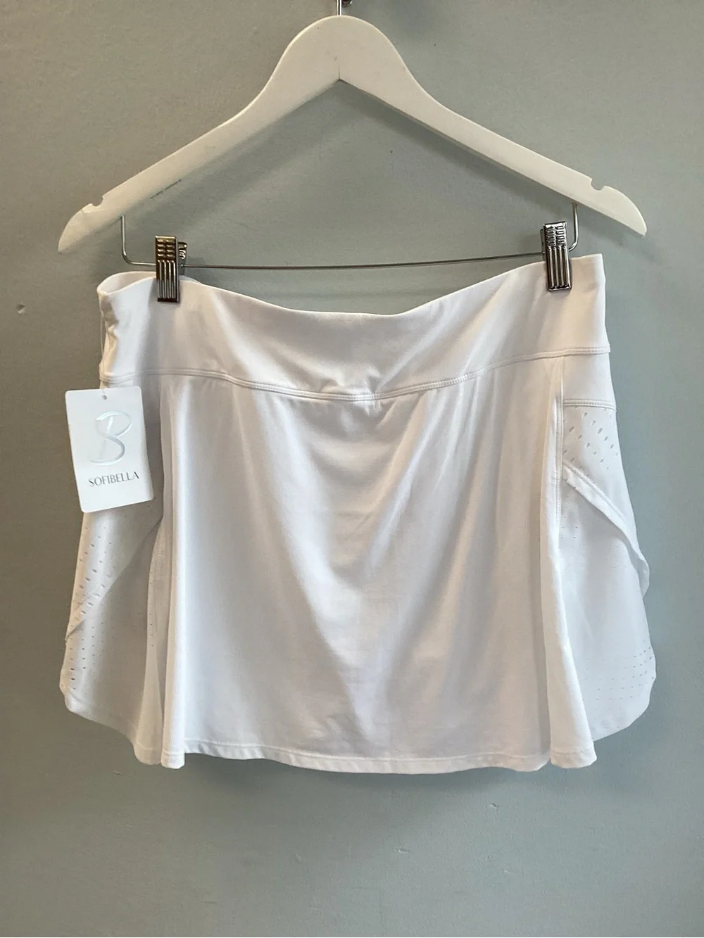 Sofibella Women's White Athletic Skirt - Circle Skirt Style